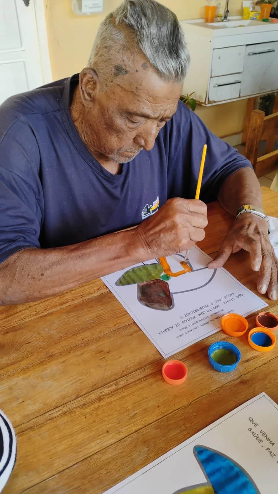 Oficina de arte-terapia e pintura para estímulo cognitivo e criatividade