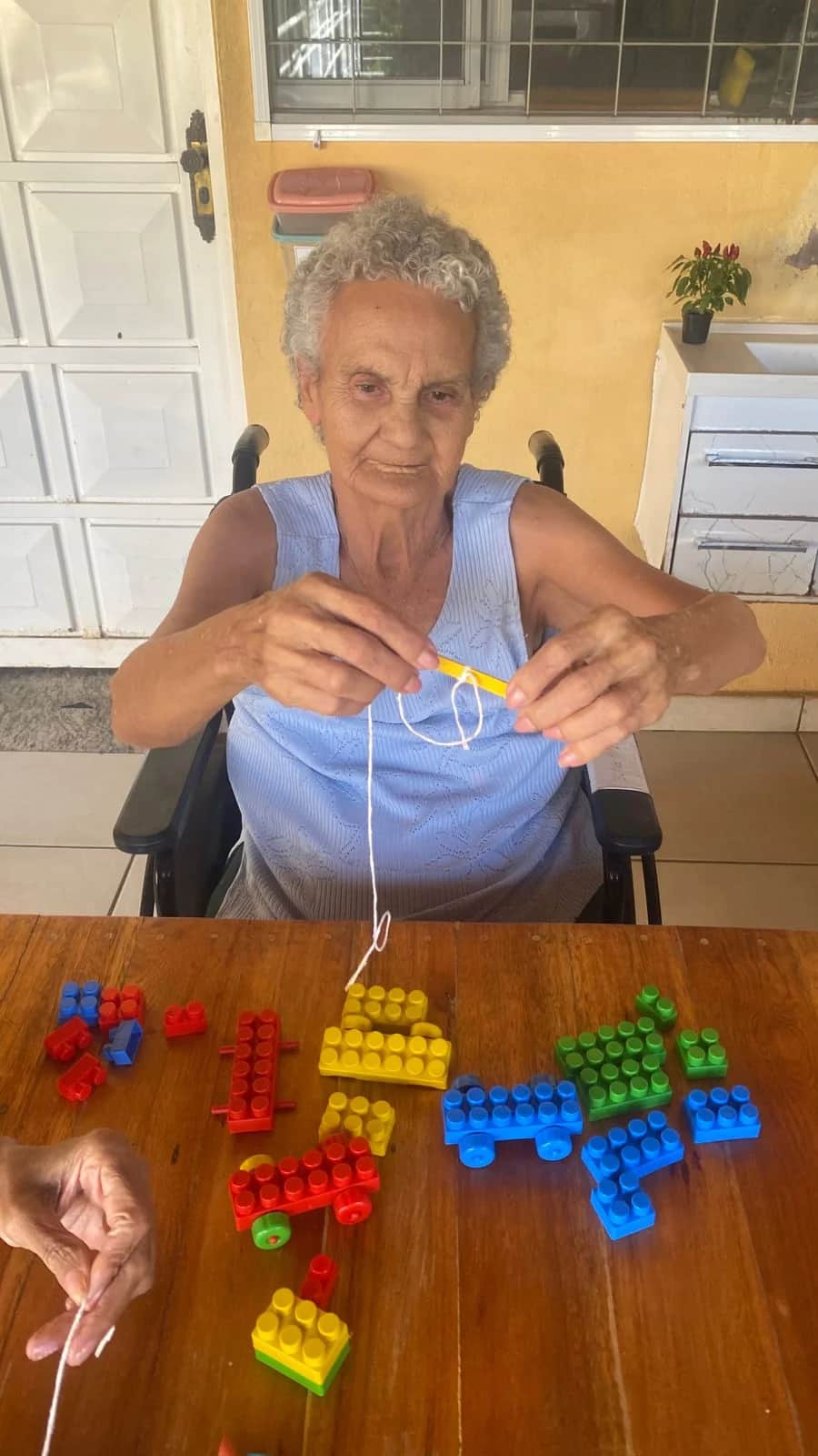 Atividade de coordenação motora e raciocínio lógico com jogos pedagógicos